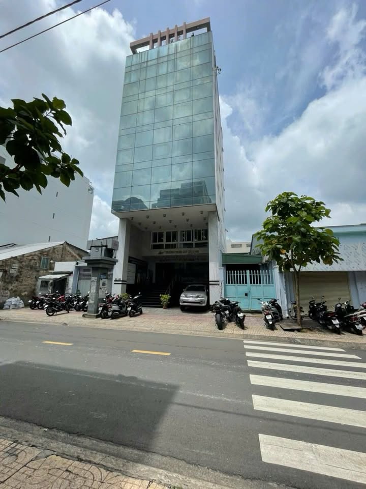 Bán tòa nhà FrontHouse đường Trần Hưng Đạo, quận 5, 146m² giá 68 tỷ - Cơ hội vàng đầu tư!