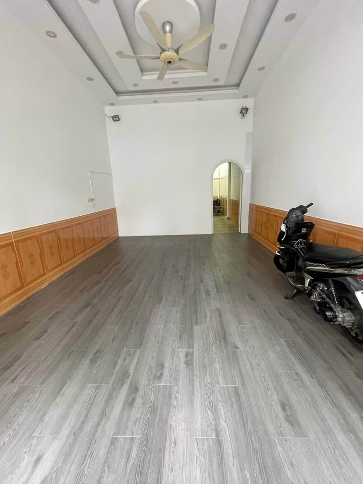 Nhà mặt phố Hai Bà Trưng, Nam Định 55m² giá 11 tỷ - Kinh doanh thuận lợi ngay!