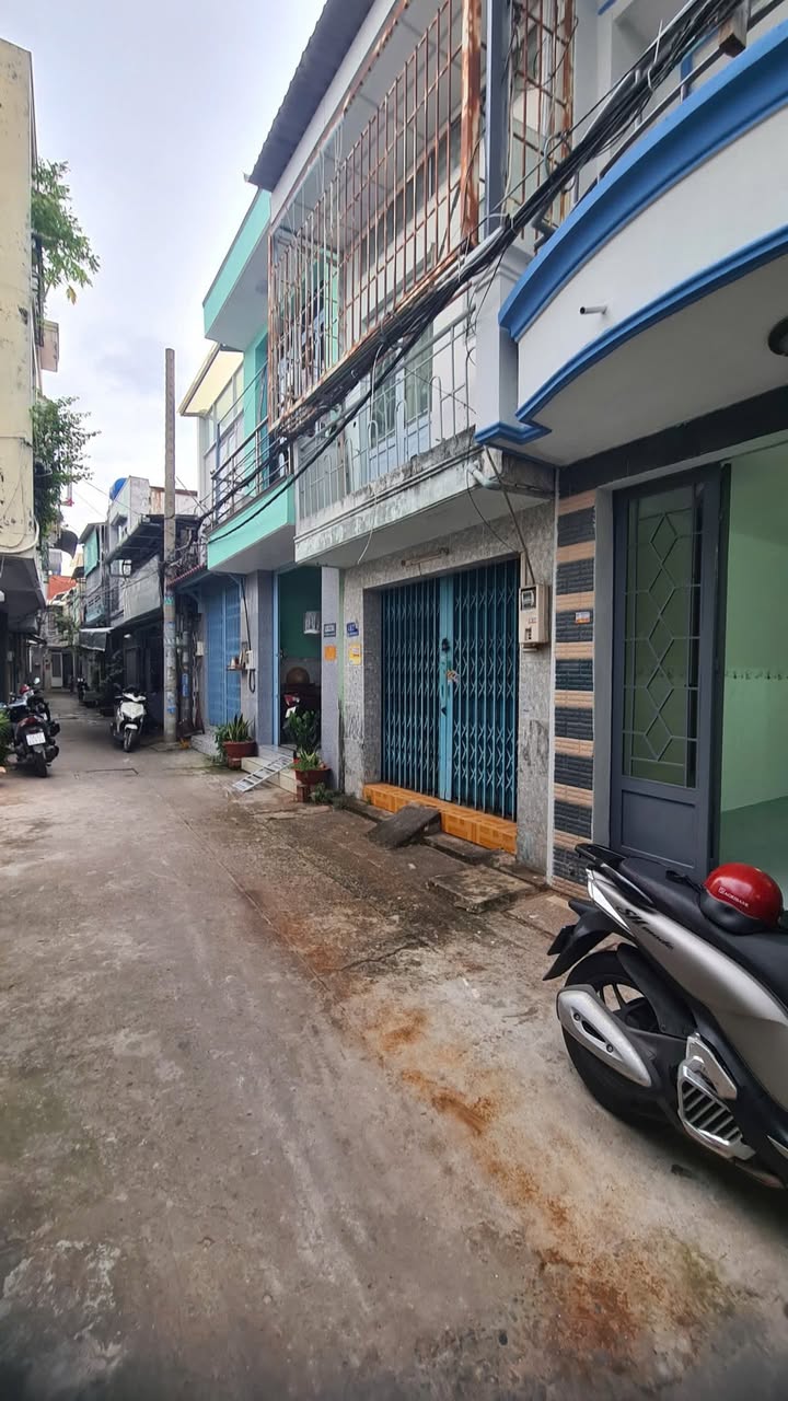 Nhà phố 2 tầng Quận Bình Chánh 29m² giá 1.78 tỷ - Gần Bến xe Quận 8!