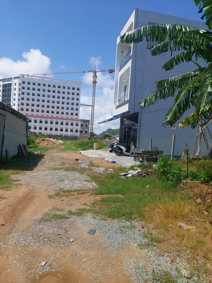 Đất nền khu FBS Tuy Hòa 73.5m² giá 2.65 tỷ - Tiềm năng đầu tư cao!