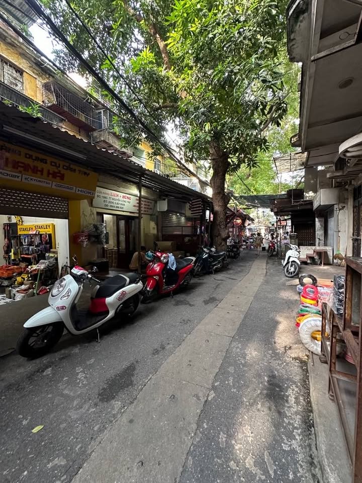 Nhà mặt chợ Nguyễn Công Trứ, Hai Bà Trưng 31m² giá 5.8 tỷ - Đầu tư kinh doanh sinh lời!