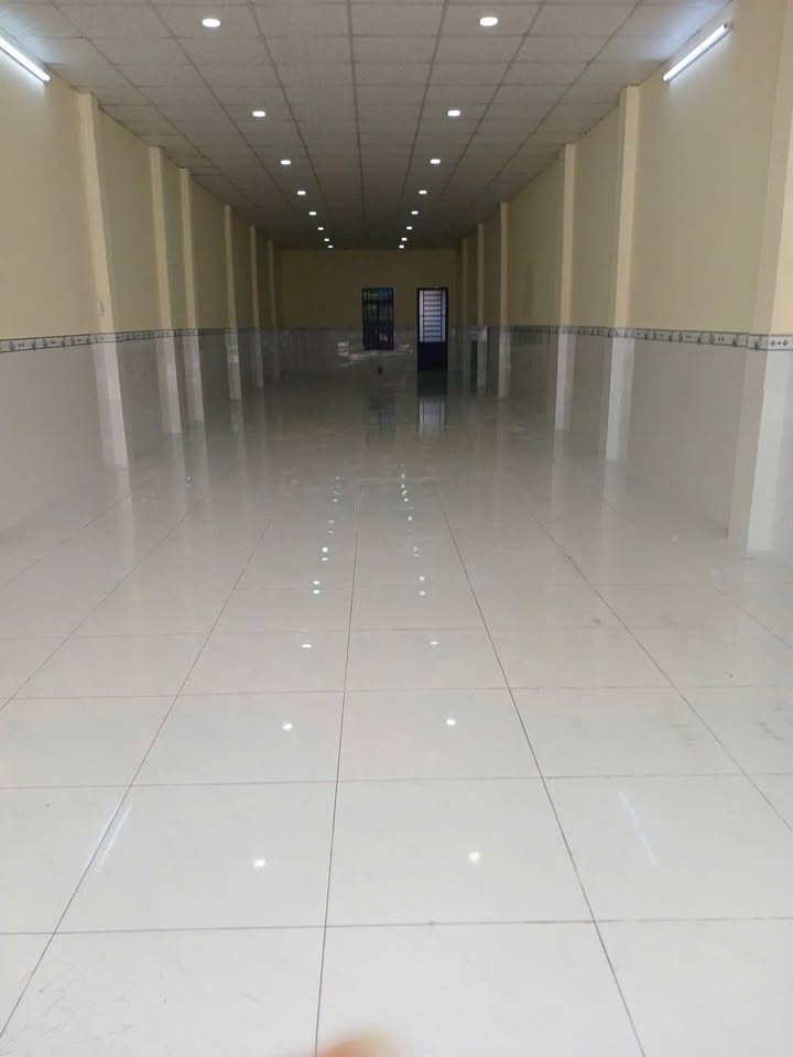 Nhà mặt tiền đường Tân Chánh Hiệp, Q12, 150m² giá 18 triệu - Thích hợp kinh doanh!