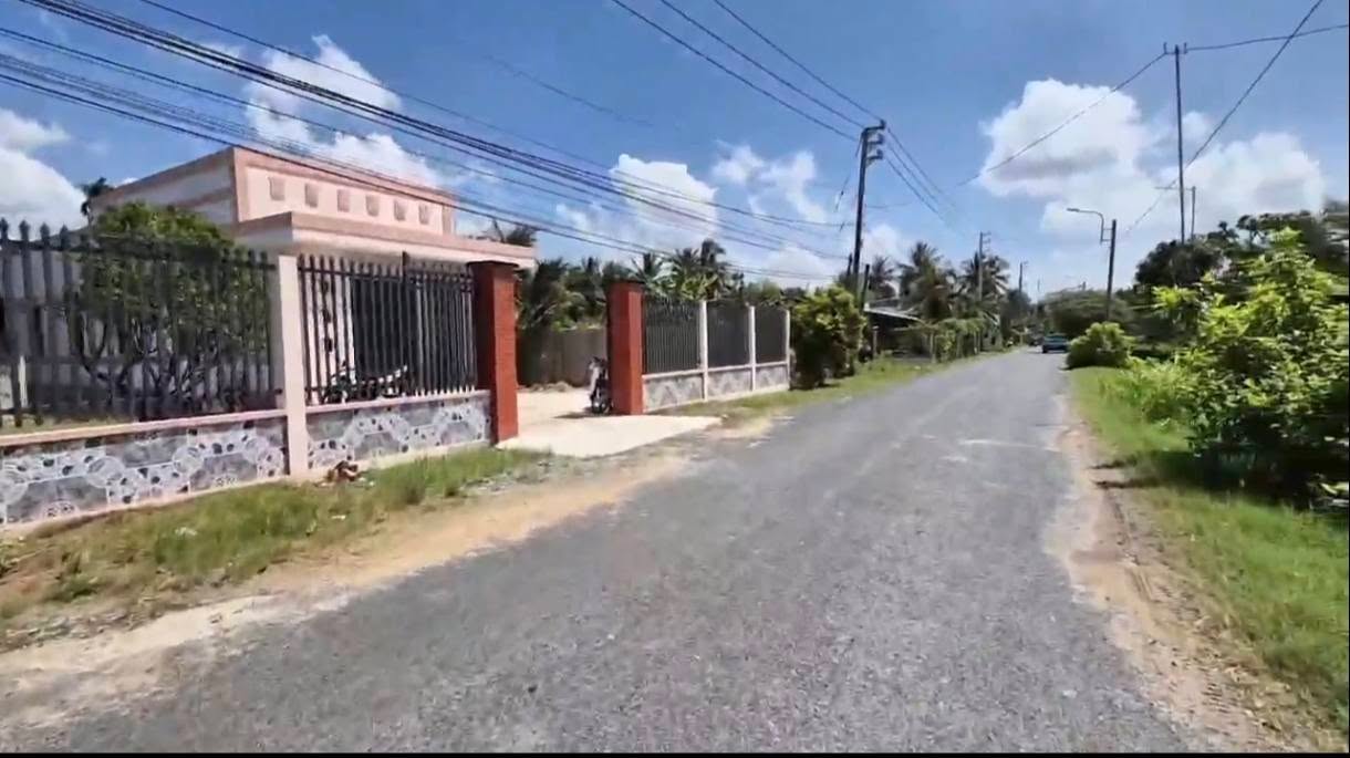 Nhà vườn Phú Tân 703m² giá 2.5 tỷ - Tiện ích kinh doanh hấp dẫn!