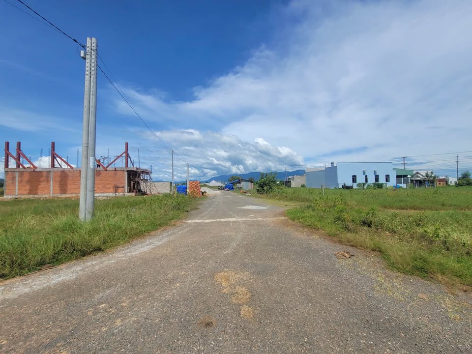 Đất thổ cư KDC Tái Định Cư Mương Mán, Hàm Thuận Nam, 200m² giá 599 triệu - Sổ đỏ chính chủ!