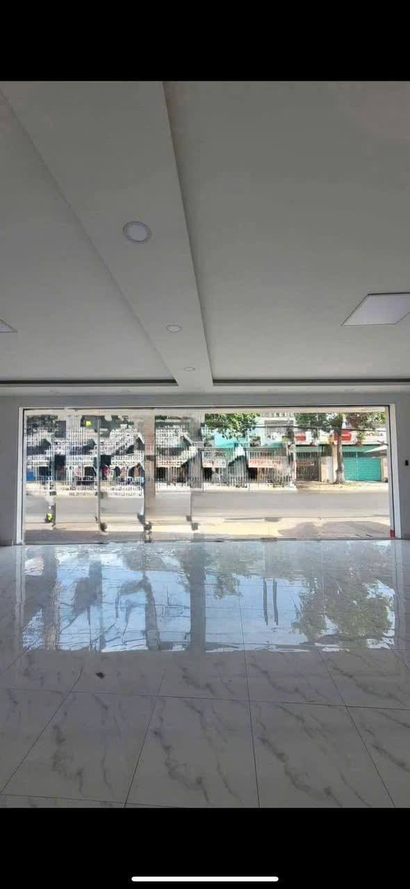 Nhà Mặt Tiền Kinh Doanh Đường Thủ Khoa Huân 225m² giá 30 triệu - Địa điểm lý tưởng cho kinh doanh!