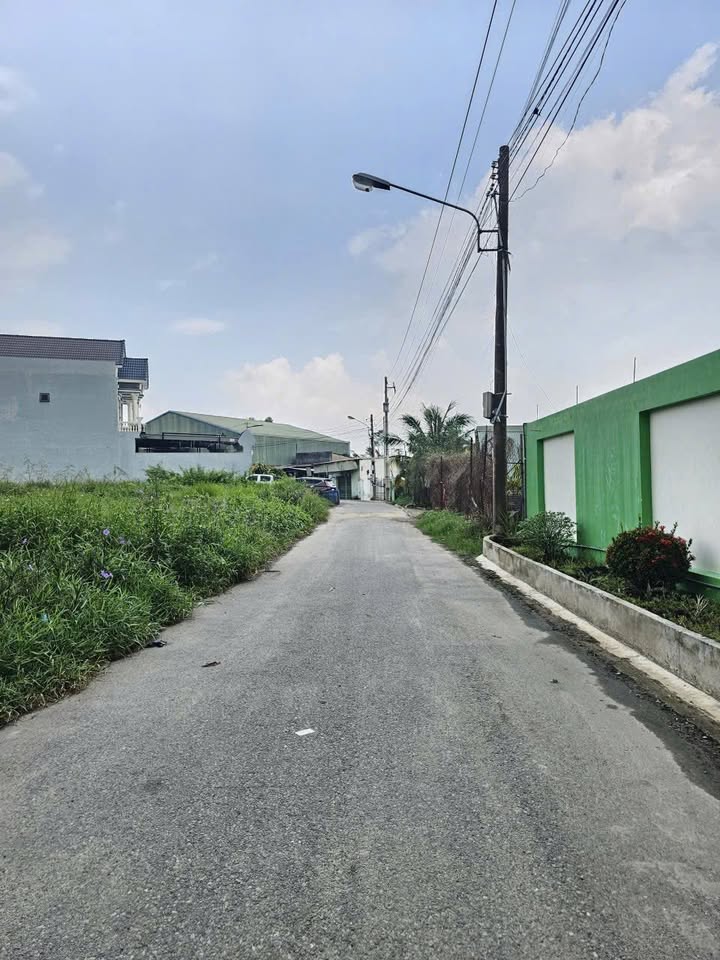 Đất nền mặt tiền đường Tân Phước Khánh 51, Tân Uyên - Sổ hồng riêng, giá chỉ 2.25 tỷ!