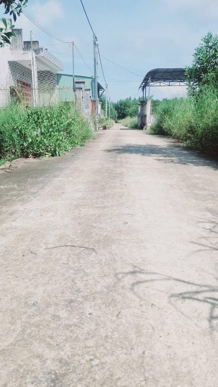 Lô đất Trảng Bom 200m² giá 1.8 tỷ - Đường lớn, tiện ích xung quanh!