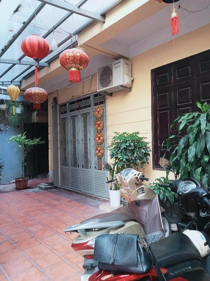 Nhà lô góc 78m² tại Lĩnh Nam, Hoàng Mai giá 13.5 tỷ - Đầu tư sinh lời cao!