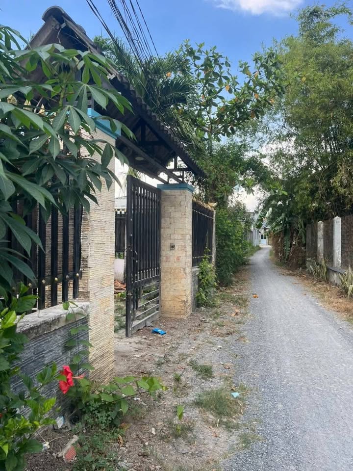 Nhà bán tại Phước Vân, Cần Đước, Long An 214m² giá 2.5 tỷ - Chính chủ, sẵn sàng vào ở!