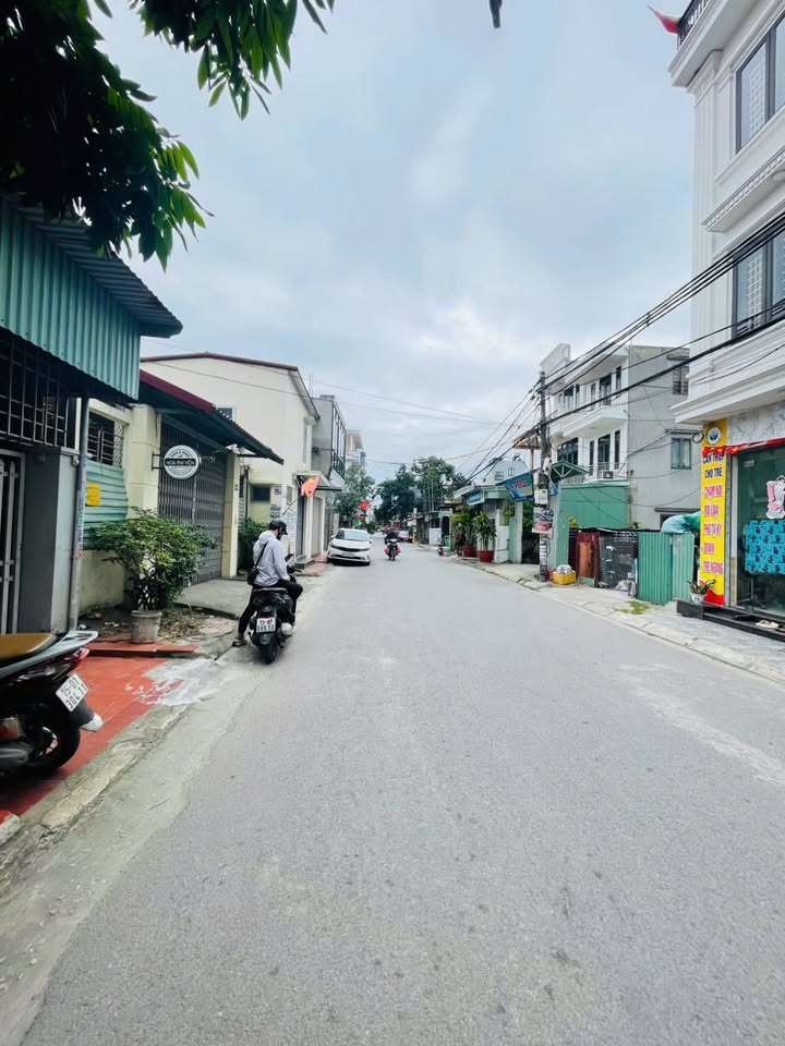 Đất nền Đằng Hải 100m² giá 4 tỷ - Sổ đỏ chính chủ, mặt ngõ rộng rãi!