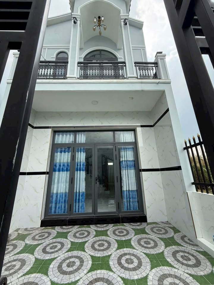 Nhà bán gấp tại Long Hiệp, Bến Lức, Long An 100m² - Giá chỉ 1.9 tỷ!