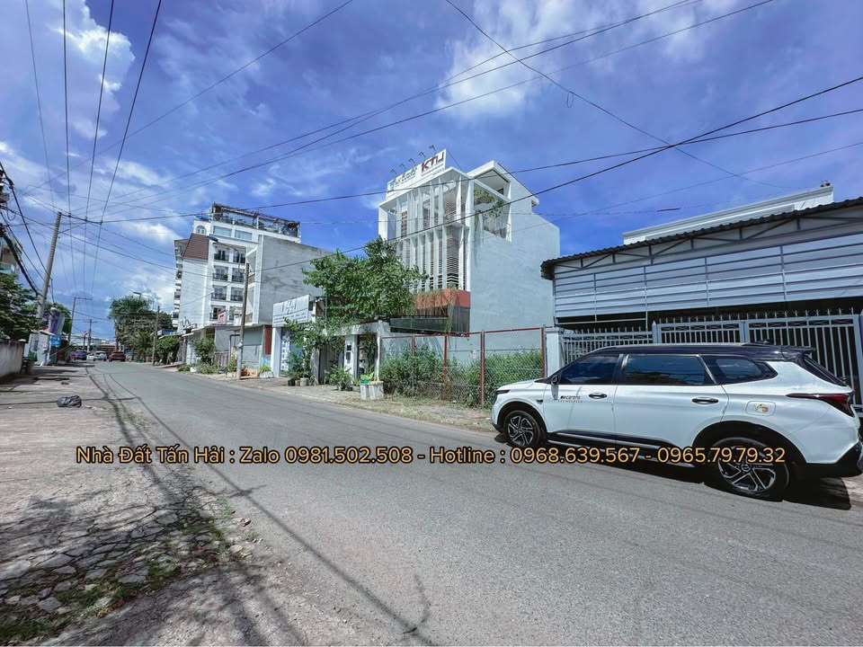 Bán gấp FrontHouse mặt tiền Nguyễn Chí Thanh, Long Khánh 97m² - Sổ riêng, giá tốt!