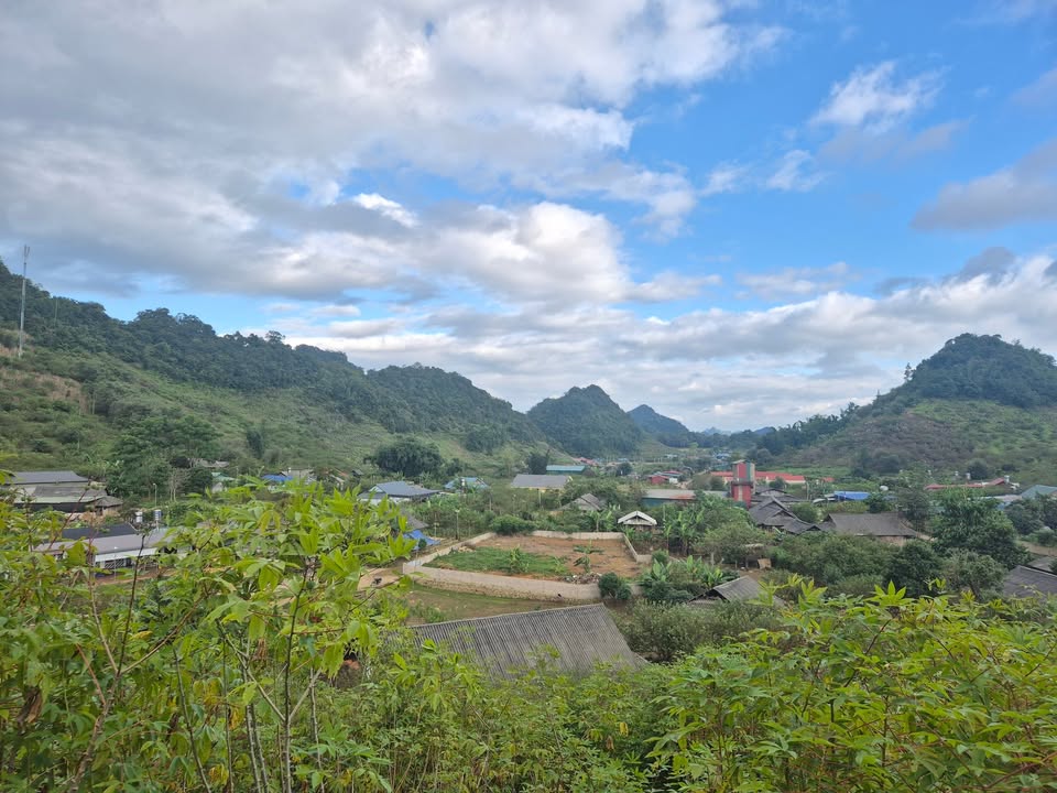 Đất nền mặt đường QL 6, Tà Số Mộc Châu 3300m² giá 1.5 tỷ - Cơ hội đầu tư sinh lời!