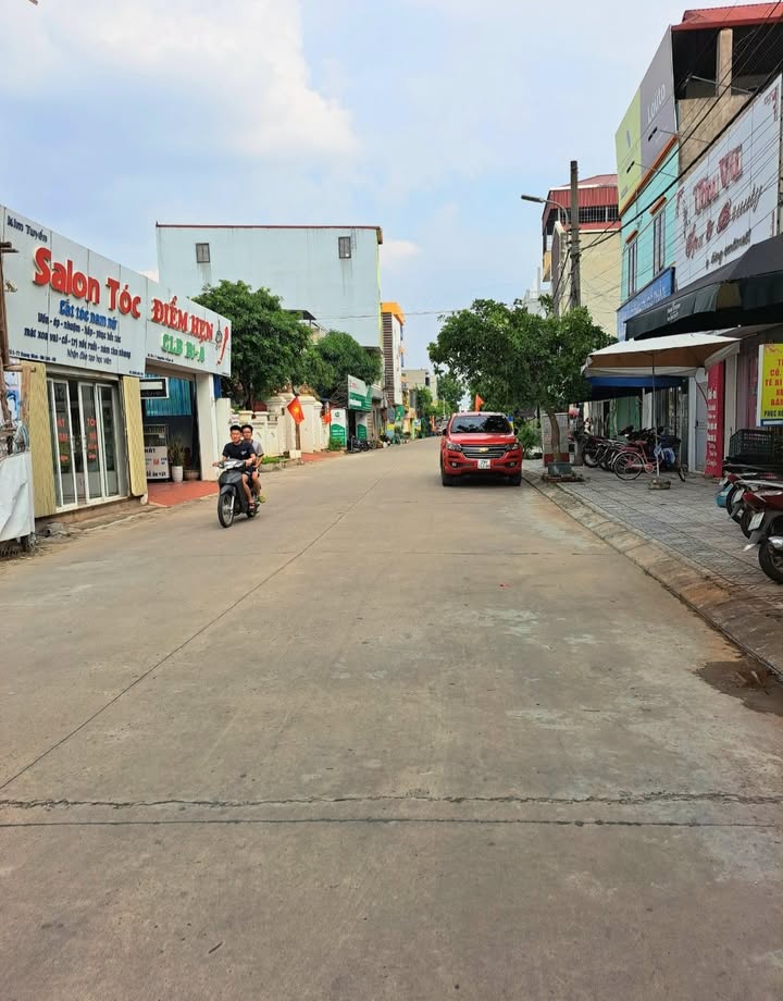 Đất nền Quang Minh, Mê Linh 55m² giá 3 tỷ - Lô góc thoáng mát, tiện ích đầy đủ!