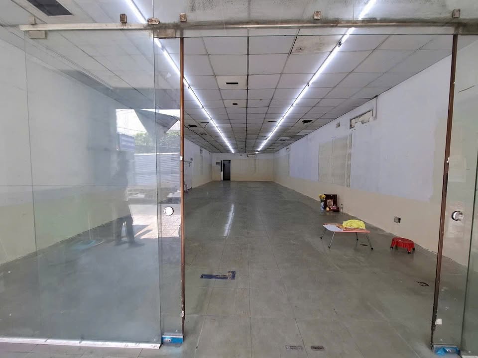 Cho thuê mặt bằng kinh doanh đẹp 345 Nguyễn Văn Quá, Q.12 - Giá chỉ 33 triệu/tháng!