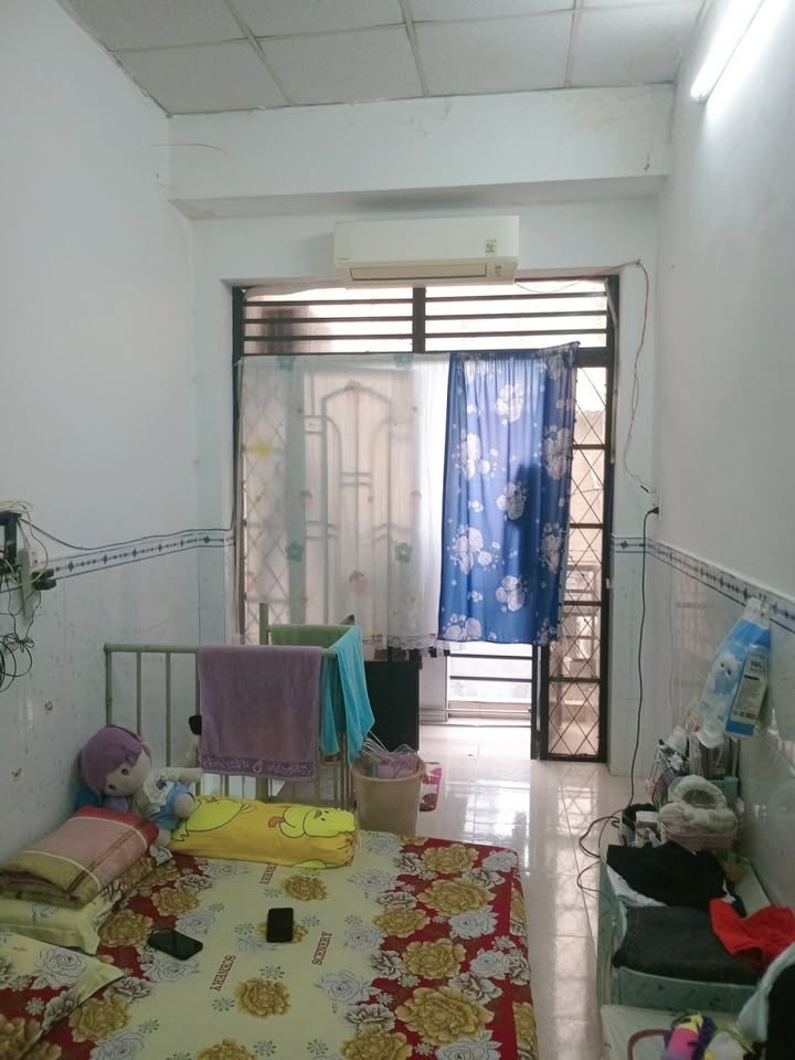 Nhà 2 tầng trung tâm Quận 4 - Diện tích 32m² giá 2 tỷ - Dọn vào ở ngay!