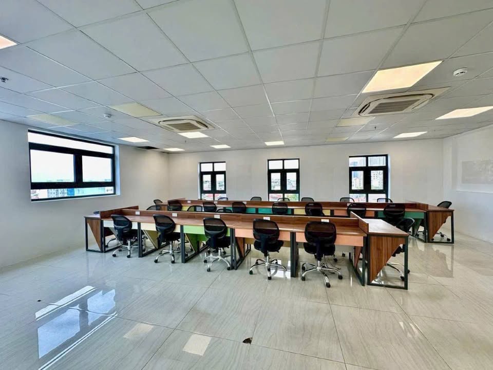 Văn phòng cho thuê tại tòa nhà Quốc Hương, Thảo Điền 245m² - Sẵn sàng làm việc ngay!