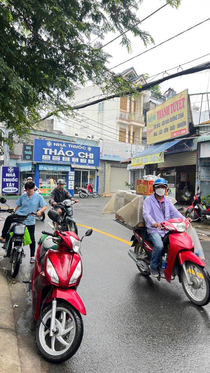 Nhà mặt tiền HT17, Hiệp Thành, quận 12 - Diện tích 60m², giá chỉ 4.39 tỷ!