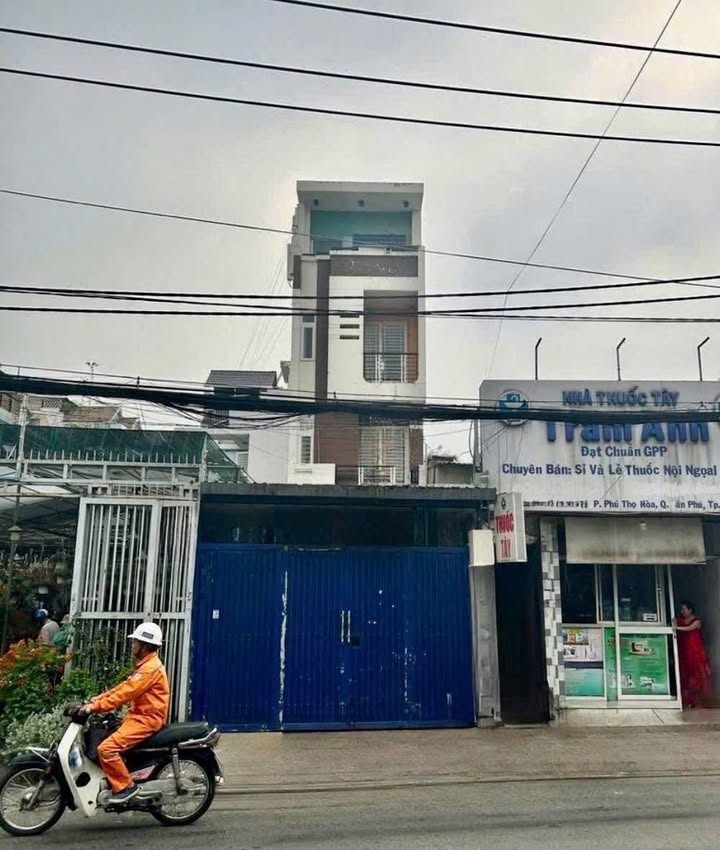 Cho thuê FrontHouse 120m² mặt tiền Bình Long, Tân Phú - Giá chỉ 18 triệu/tháng!