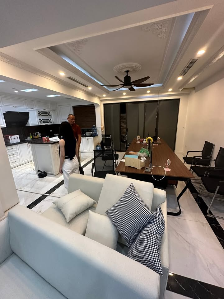 Nhà liền kề Hoàng Thành Villas Mộ Lao 150m² - Cho thuê với thang máy hiện đại!