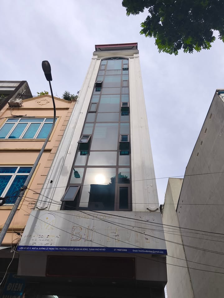 Nhà cho thuê 60m² đường Lê Trọng Tấn, Hà Đông chỉ 23 triệu/tháng - Thang máy tiện lợi!