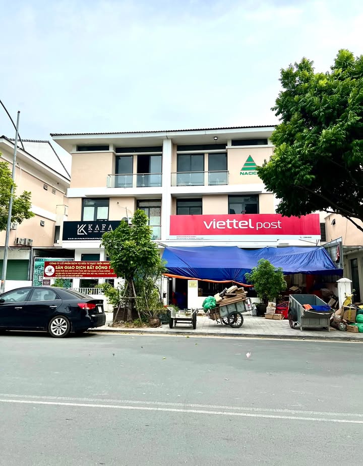 Cho thuê biệt thự góc An Vượng, Hà Đông 212m² - Vị trí đắc địa, bàn giao ngay!