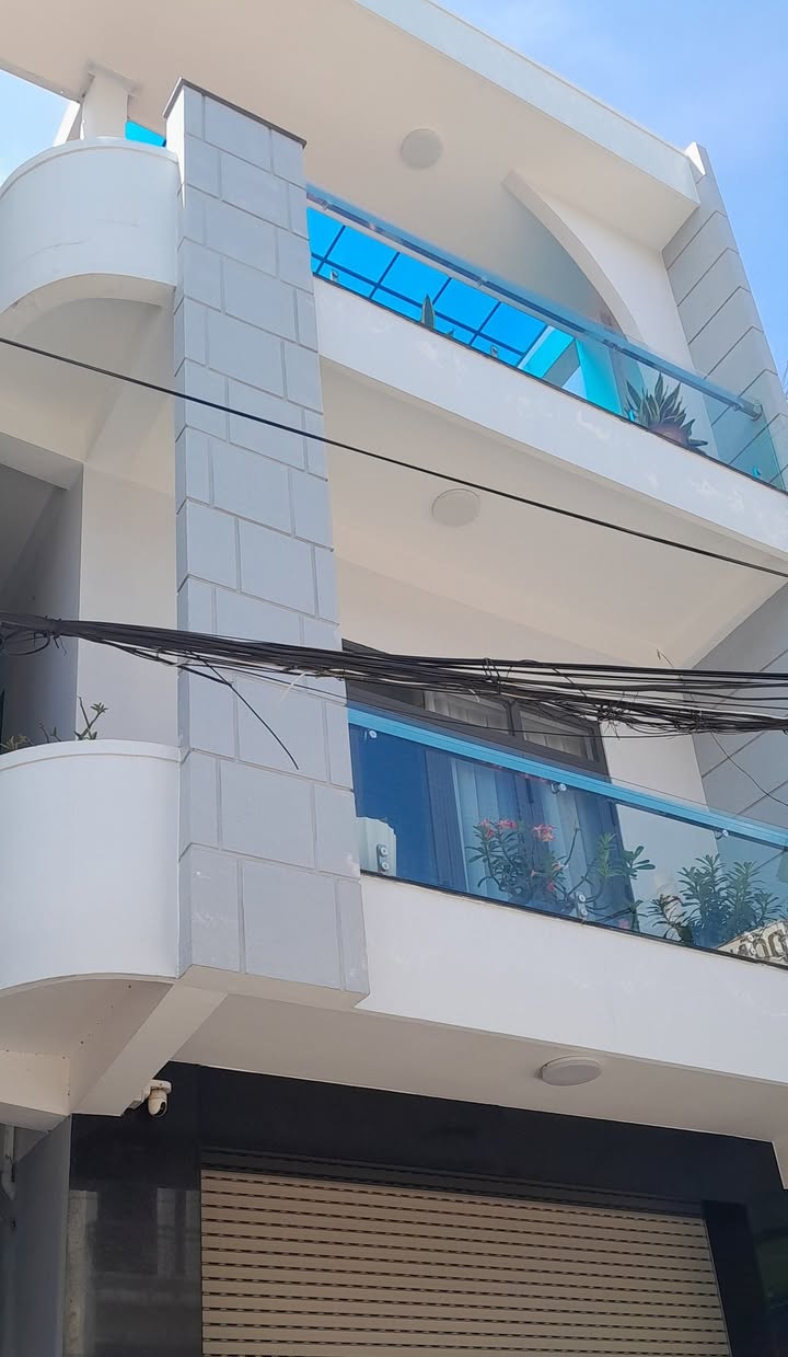 Nhà cho thuê mặt tiền Lê Hồng Phong, Quy Nhơn 55m² giá 15 triệu - Phù hợp làm văn phòng, spa!