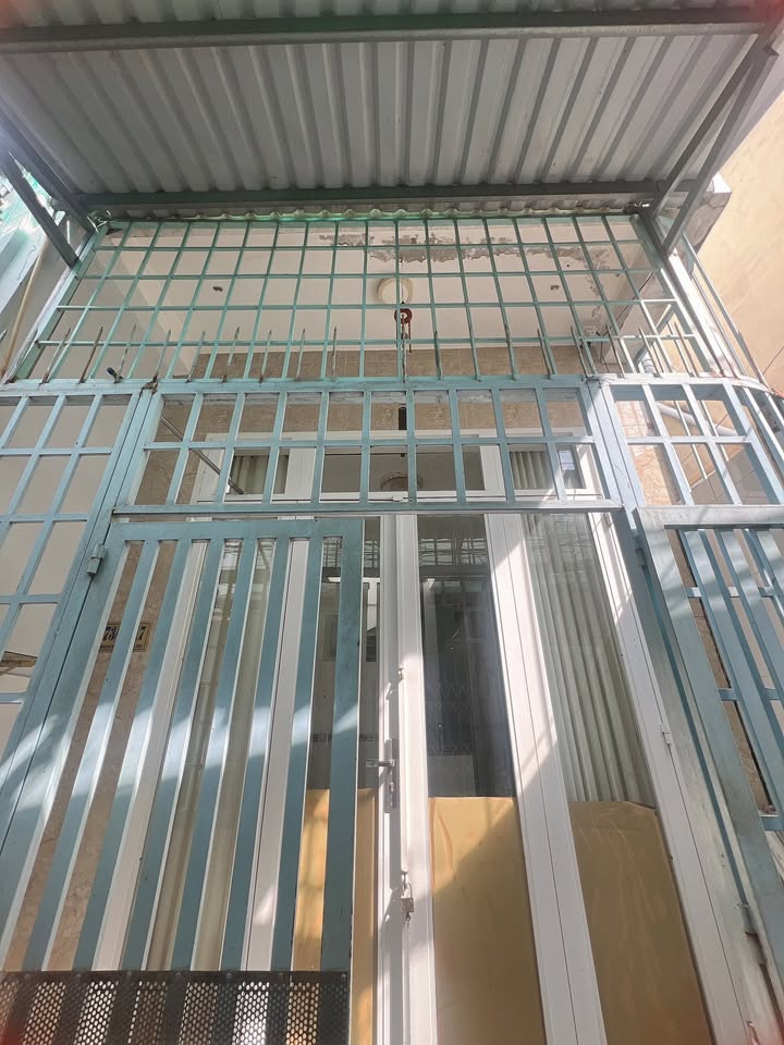 Nhà trệt lầu hẻm 73 Nguyễn Trãi, Ninh Kiều, Cần Thơ 30m² giá 1 tỷ - Đầu tư sinh lời!