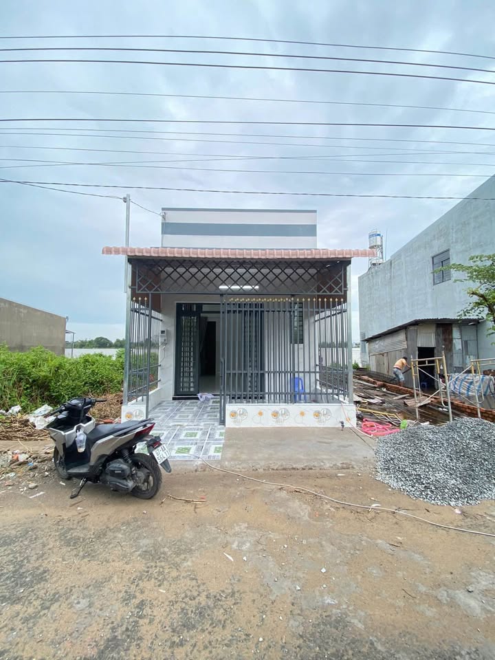 Nhà đẹp tại khu VPĐKĐ Mỹ Quý, Long Xuyên 87m² giá 1 tỷ - Cơ hội vàng cho bạn!