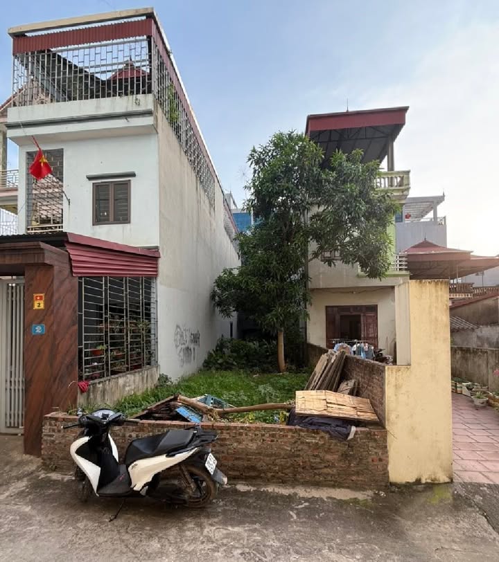 Bán đất Quang Tiến - Sóc Sơn 100m² giá 3 tỷ - Vị trí đắc địa, tiện ích đầy đủ!