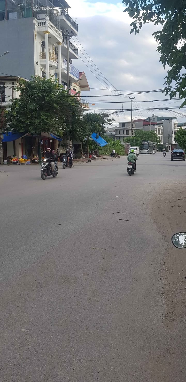 Đất nền mặt đường Trần Bình Trọng, Bắc Giang 70m² giá 3 tỷ - Cơ hội đầu tư sinh lợi!