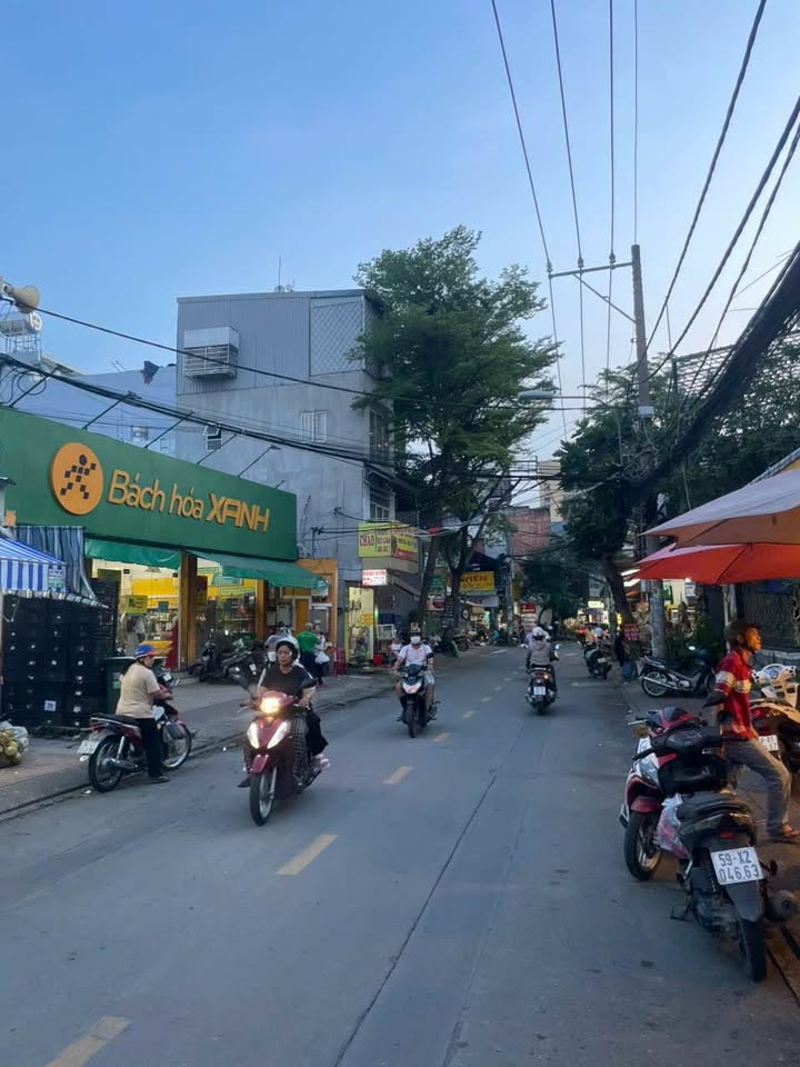 Nhà mặt tiền hẻm 339, Phước Long 110m² giá 9.3 tỷ - Cần bán gấp!