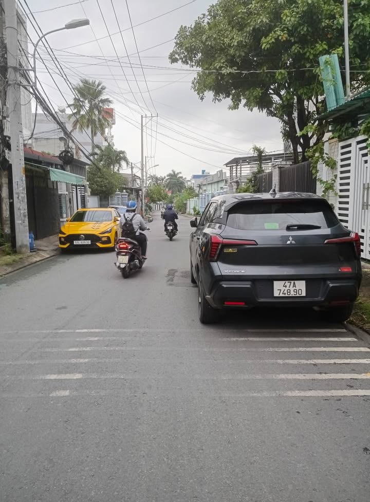 Bán nhà đẹp khu Tân Phú, Thủ Đức 135m² giá 8.2 tỷ - Thiết kế hiện đại, không gian thoáng mát!