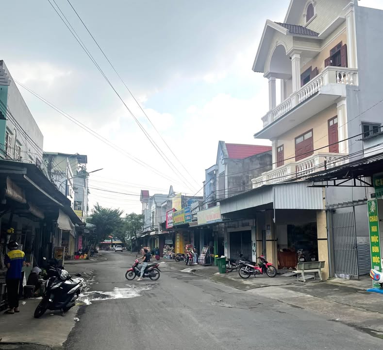 Dãy trọ 255m² đường 11, Dĩ An - Thu nhập 25 triệu/tháng, giá chỉ 11.5 tỷ!