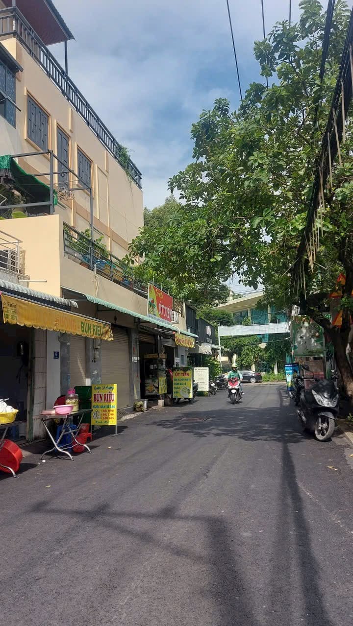 Đất mặt tiền đường 102 Man Thiện, Quận 9, 148m² giá 10.5 tỷ - Cơ hội đầu tư tuyệt vời!