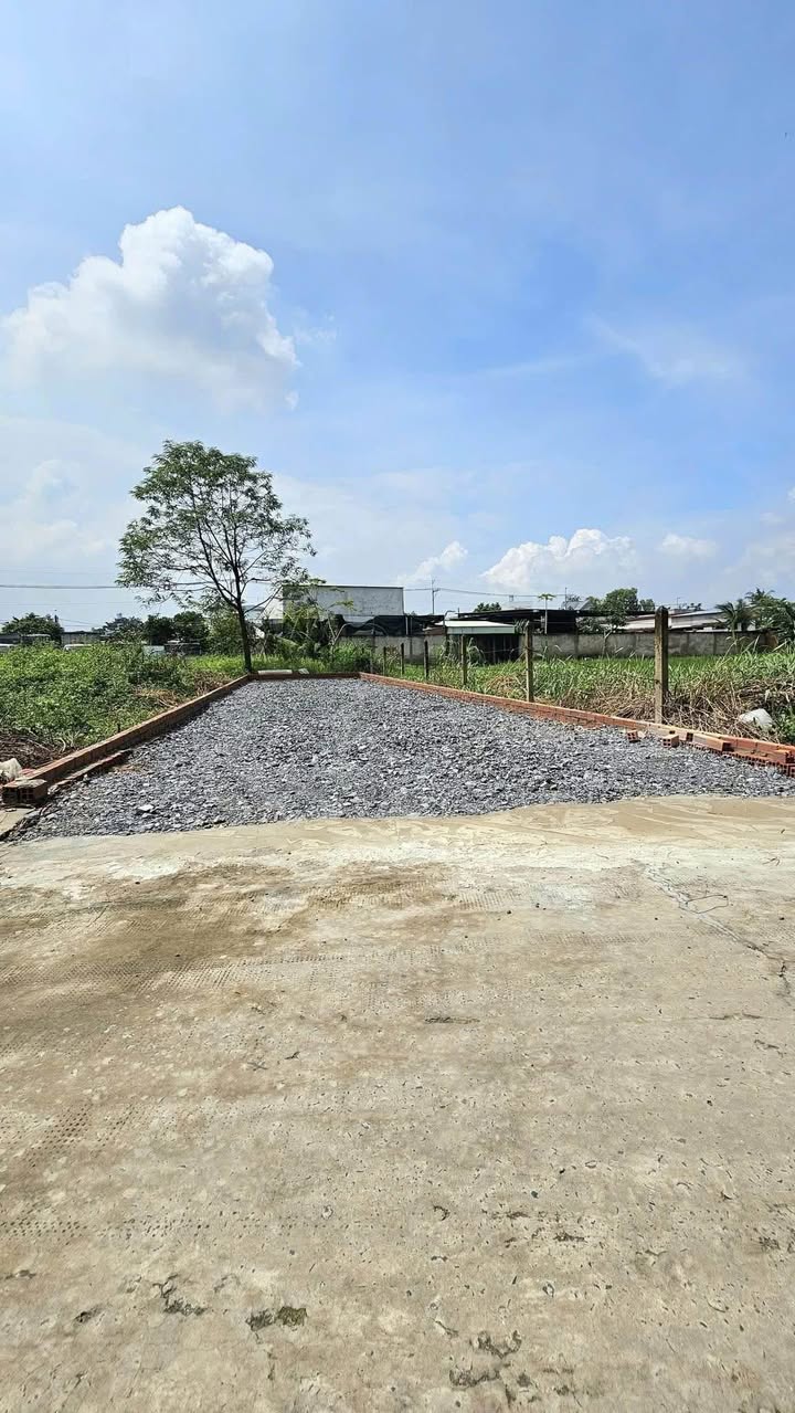 Đất nền Tân Hiệp, Hóc Môn 120m² giá chỉ 3.3 tỷ - Tiềm năng phát triển mạnh mẽ!