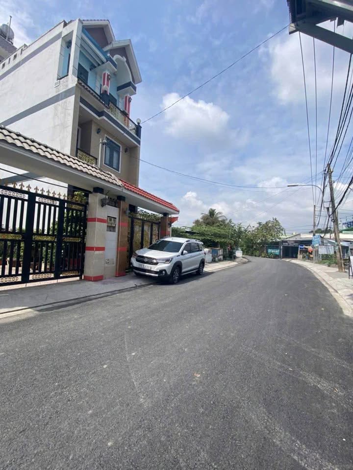 Đất nền mặt tiền Đường Số 8, Long Phước, Quận 9 - 270m² giá chỉ 12.15 tỷ - Cơ hội đầu tư không thể bỏ qua!