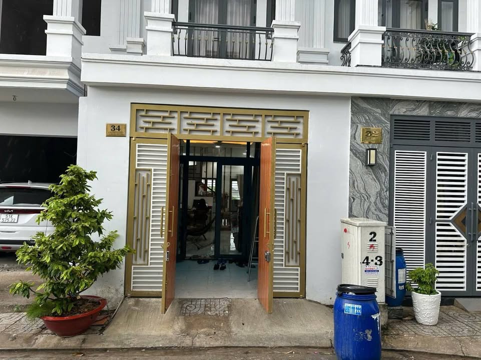 Nhà đẹp 3 tầng đường Liên Tỉnh - Khu Dự Án Hoàng Nam 5 - Dĩ An 65m² giá 4 tỷ - Nội thất cao cấp!