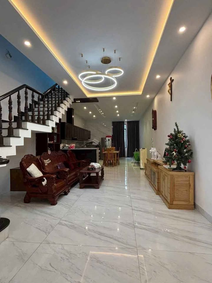 Nhà cho thuê 1 trệt 2 lầu tại Long Toàn Bà Rịa - Nội thất mới 100% chỉ 10 triệu/tháng!