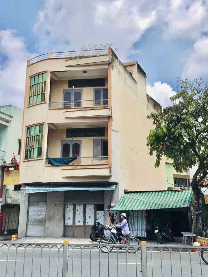 FrontHouse đường Phạm Văn Chí, Quận 6, 61m² giá 9.5 tỷ - Mặt tiền kinh doanh sầm uất!