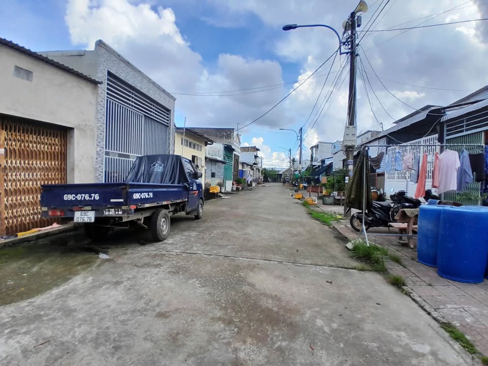 Nhà riêng đường H6, phường 1, TP Cà Mau 64m² giá 950 triệu - Dân cư đông đúc, thuận tiện di chuyển!