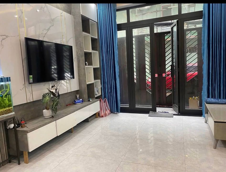 Nhà cho thuê mặt tiền đường Thi Sách, Đà Nẵng, 50m² giá 25 triệu - Đầy đủ nội thất, gần sân bay!