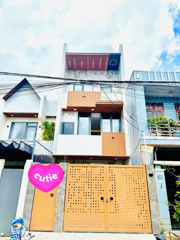 Nhà 3 tầng đường Phù Đổng, Hoà Xuân, Cẩm Lệ, Đà Nẵng 117m² giá 6 tỷ - Cơ hội sở hữu ngay!