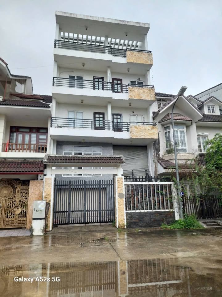 Nhà cao Mặt tiền Phùng Chí Kiên 149,5m² giá 1x Tỷ - Đầu tư sinh lời ngay tại trung tâm!