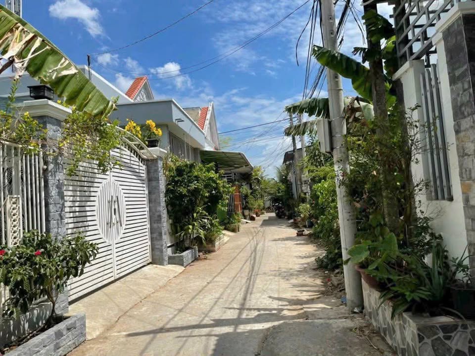 Nhà riêng khu phố Mỹ Lợi, Mỹ Phong 60m² giá 1 tỷ - Đường xe ô tô vào tận nơi!