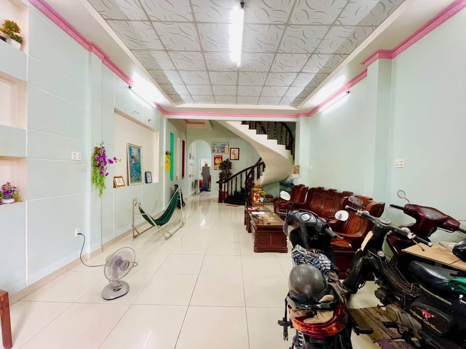 Nhà mặt tiền Phan Văn Khỏe, Mỹ Tho 90m² giá 5 tỷ - Đầu tư sinh lời cao!