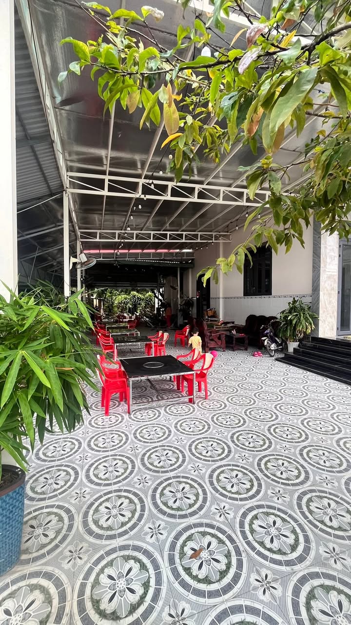 Nhà và quán ăn gia đình Tân Phong, Tân Biên 1920m² giá 5.2 tỷ - Cơ hội đầu tư tuyệt vời!