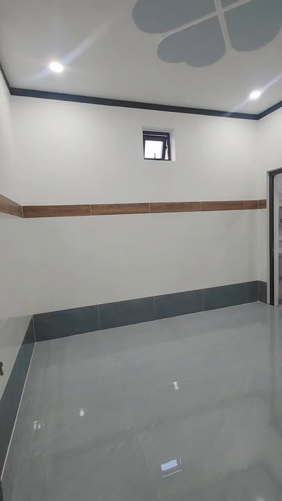 Nhà 1 Trệt 1 Lầu Bàu Năng 134m² giá 2.4 tỷ - Kiến trúc hiện đại, tiện nghi sống tuyệt vời!