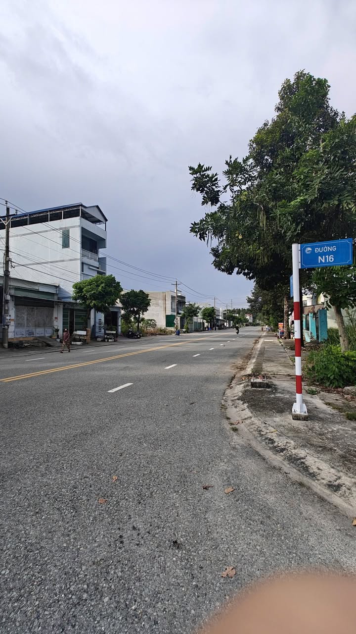 Đất nền đường D8, P Đông Hòa, Dĩ An 150m² - Kinh doanh thuận lợi!