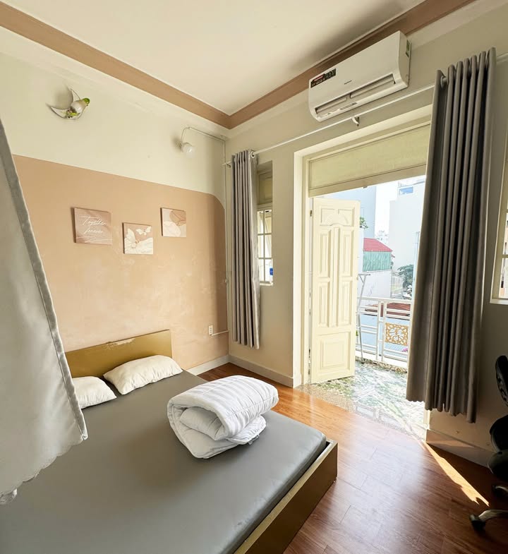 Căn hộ cho thuê đường Bạch Đằng, Tân Bình - Phòng ngủ tách bếp, ban công rộng rãi!